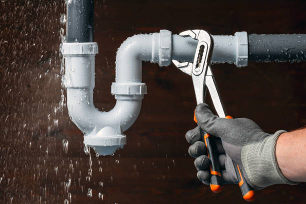 Professional Leak Detection technician working in Alvin, TX